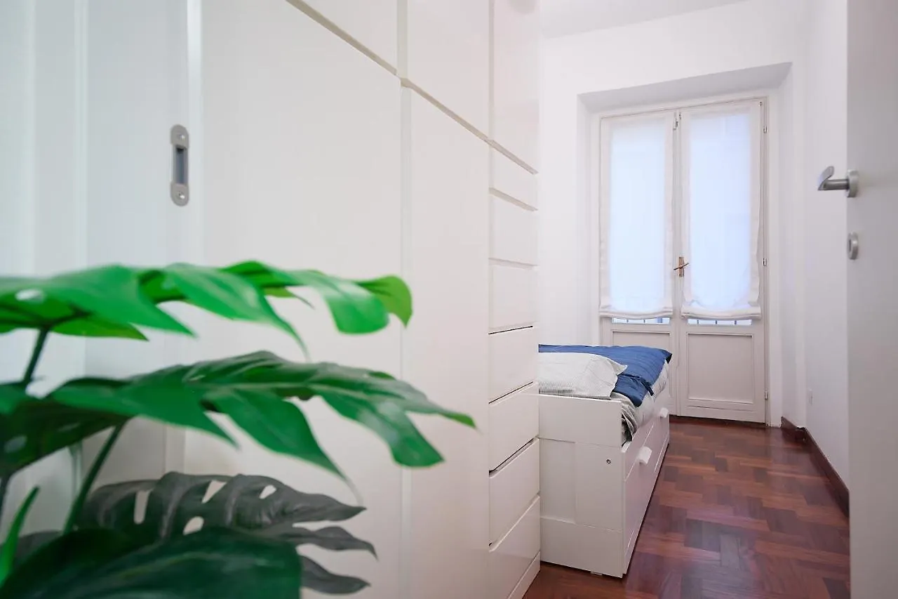 Hale Apartments - Crocetta Milán 0*,  Italia